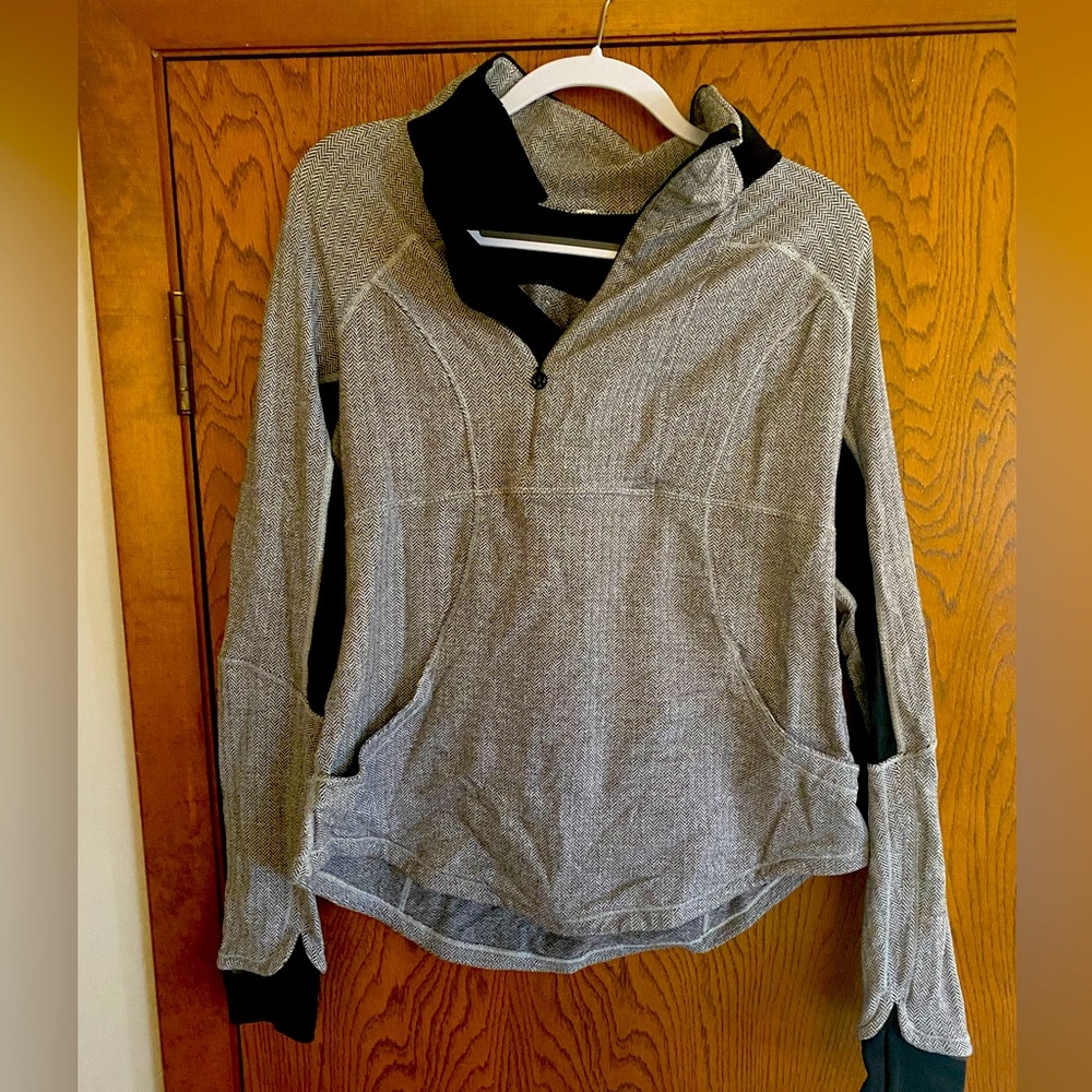 Lululemon Pullover, Gray Knit Pattern, Size 12 - image 1
